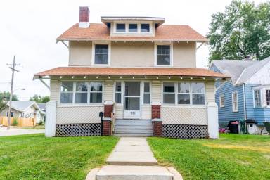 Main picture of 2551 Titus Ave