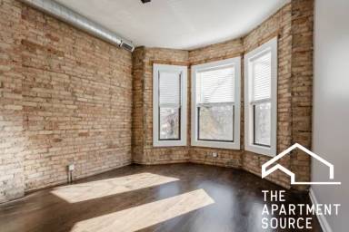 Main picture of 1756 W Montrose Ave