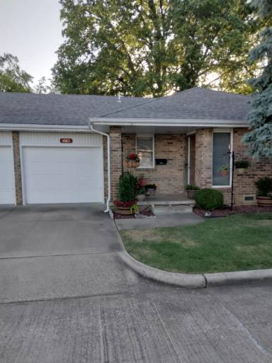 Main picture of 2063 S Kentwood Ave