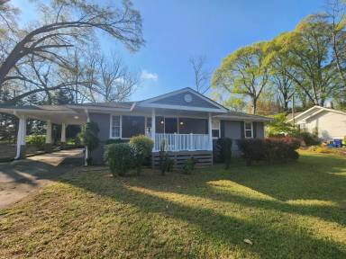 Main picture of 3545 Orchard St