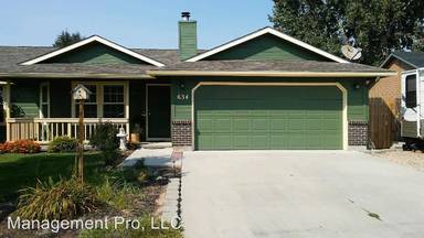 Main picture of 634 E Woodbury Dr