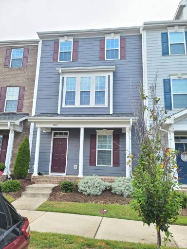 Main picture of 5920 Giddings St