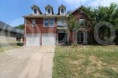Main picture of 1106 Hyde Park Dr