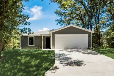 Main picture of 142 Nob Hill Rd