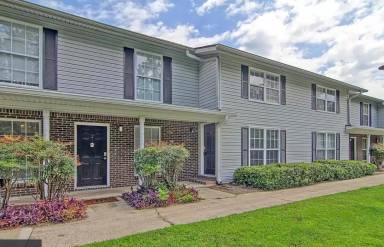 Main picture of Melrose Park Townhomes