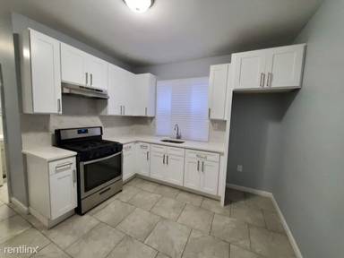 Main picture of 182 S 9th St