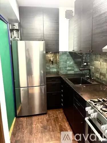 Main picture of 3475 Greystone Ave