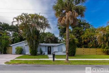 Main picture of 1823 SW 22nd St