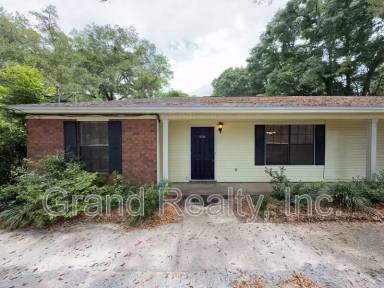 Main picture of 2881 E Johnson Ave