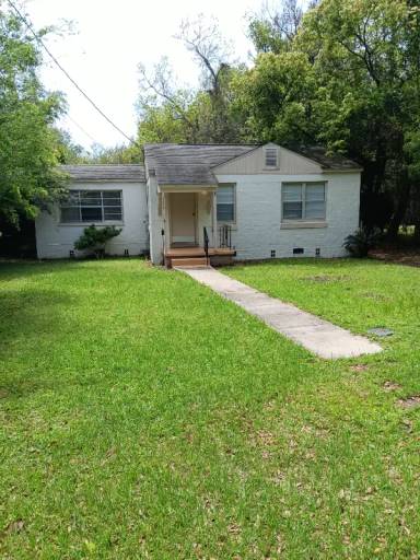 Main picture of 106 Cavalier Dr