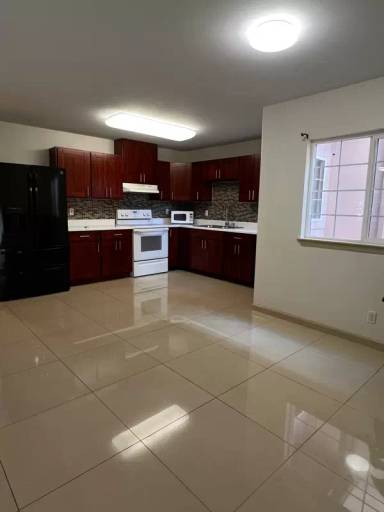 Main picture of 3470 Pahoa Ave