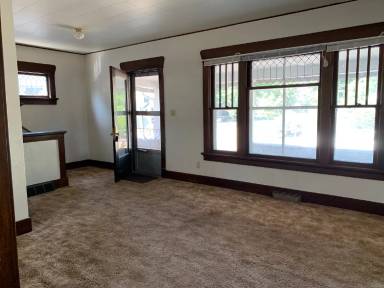 Main picture of 523 Sullivan Ave
