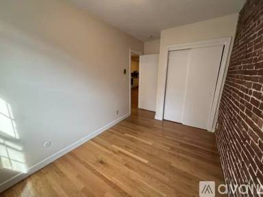 Main picture of 98 Tyler St