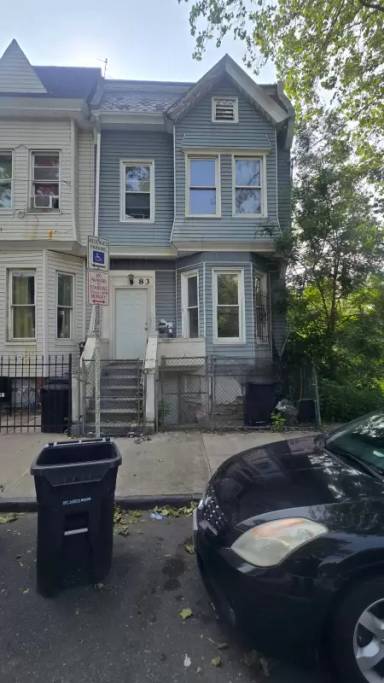 Main picture of 83 Garside St