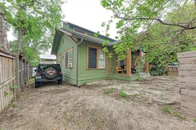 Main picture of 2834 Salado St