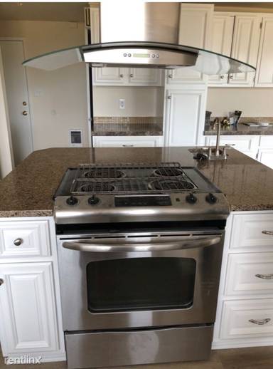 Main picture of 3720 W Grandview Ave