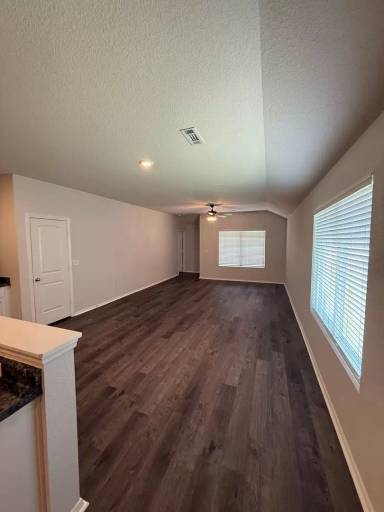 Main picture of 40 Kyndall Lauren Ln