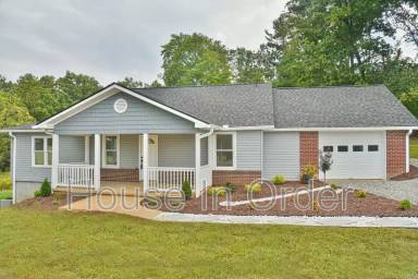 Main picture of 134 Goldview Rd