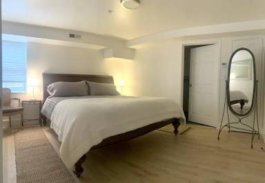 Main picture of 25 East Main Street