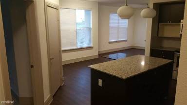 Main picture of 2613 S Lamar Blvd