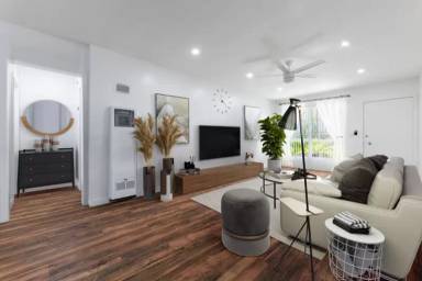 Main picture of 5943 Carlton Way