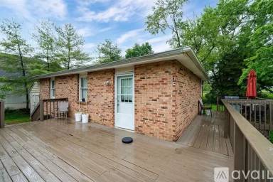 Main picture of 153 Holland Ave