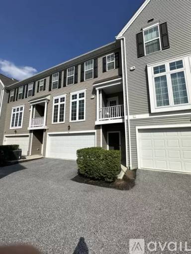 Main picture of 3037 Meridian Cmns