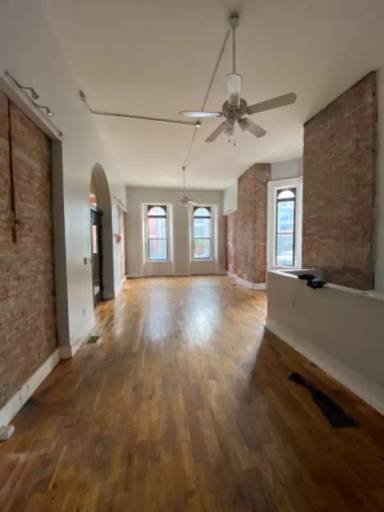 Main picture of 1517 W Girard Ave