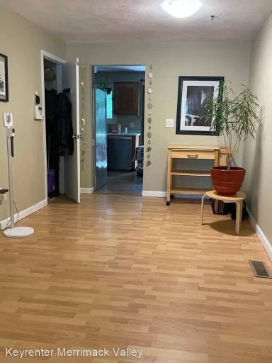 Main picture of 121 Farrwood Dr