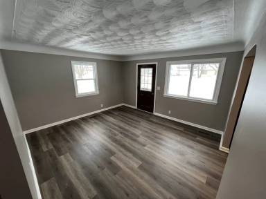 Main picture of 10919 4th St NE