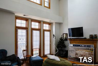 Main picture of 2741 N Southport Ave