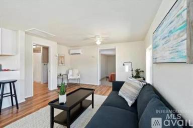 Main picture of 4351 N Christine St