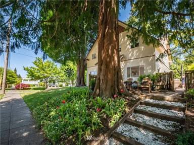 Main picture of 205 19th Ave SE