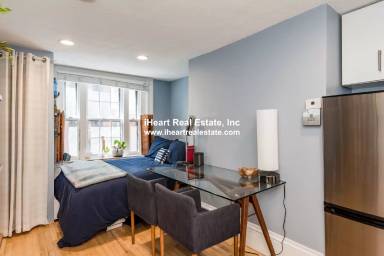 Main picture of 19 Pinckney St