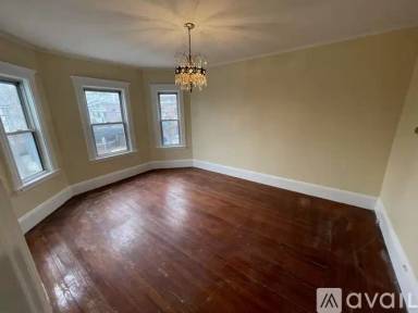 Main picture of 217 Holland St