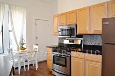 Main picture of 19 Cortes St