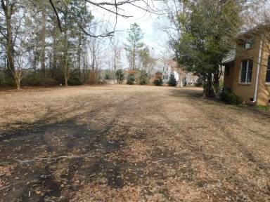 Main picture of 2502 Riddick Rd