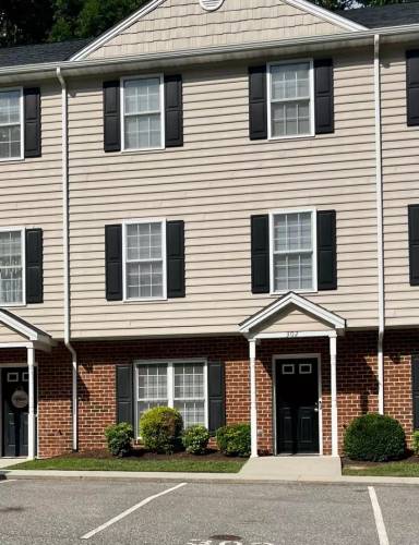 Main picture of 2009 Lakeside Dr