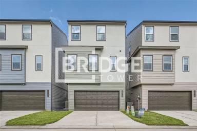 Main picture of 18516 Centro Row