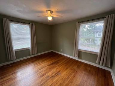 Main picture of 2608 College St