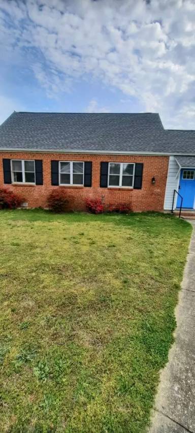 Main picture of 2131 Kent St