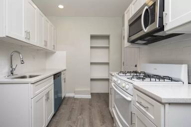 Main picture of 83 14th St
