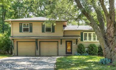 Main picture of 9509 Ames Ave