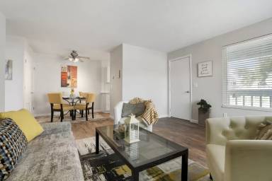 Main picture of 7955 Chase Cir