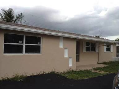 Main picture of 5901 NW 15th St