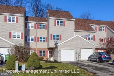 Main picture of 2292 N Point Dr