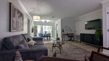 Main picture of 1822 N Elm St