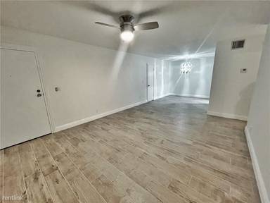 Main picture of 6241 Bay Club Dr