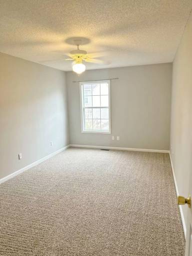 Main picture of 137 Woodberry Dr
