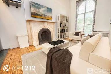 Main picture of 120 E 10th St